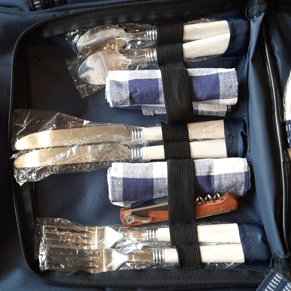 Picnic bag for 2 with insulated zipper cooler. - Picture 5 of 5